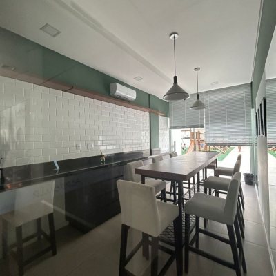 Apartamentos com 68m², 2 quartos (sendo 1 suíte), 2 garagens, no bairro Abraão em Florianópolis