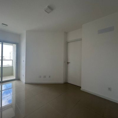 Apartamentos com 68m², 2 quartos (sendo 1 suíte), 2 garagens, no bairro Abraão em Florianópolis
