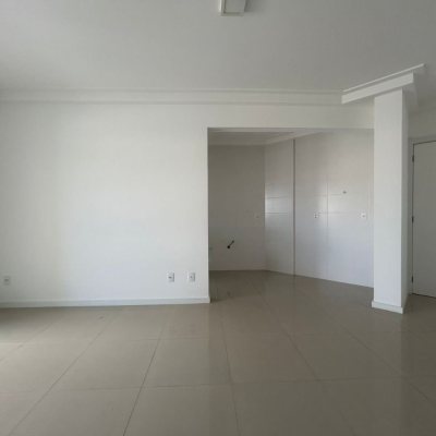 Apartamentos com 68m², 2 quartos (sendo 1 suíte), 2 garagens, no bairro Abraão em Florianópolis