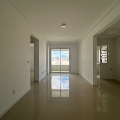 Apartamentos com 68m², 2 quartos (sendo 1 suíte), 2 garagens, no bairro Abraão em Florianópolis