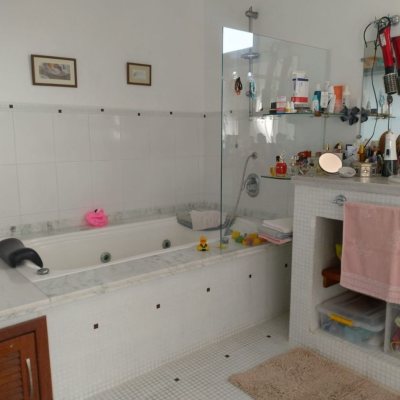 Casa Residencial com 288m², 5 quartos, 1 suíte, 2 garagens, no bairro Campeche em Florianópolis