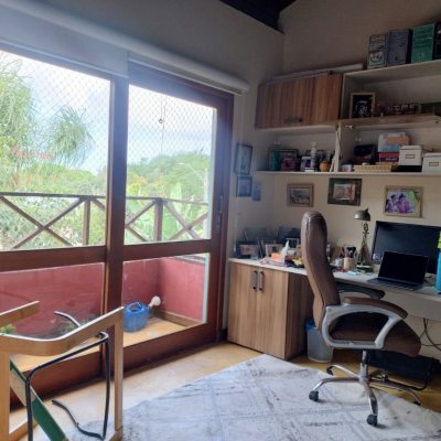 Casa Residencial com 288m², 5 quartos, 1 suíte, 2 garagens, no bairro Campeche em Florianópolis