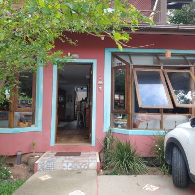 Casa Residencial com 288m², 5 quartos, 1 suíte, 2 garagens, no bairro Campeche em Florianópolis