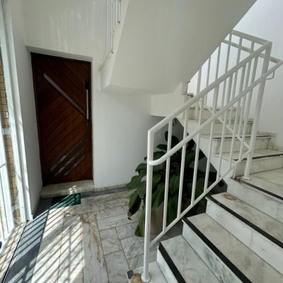 Casa Residencial/Comercial com 400m², 4 garagens, no bairro Centro em Florianópolis