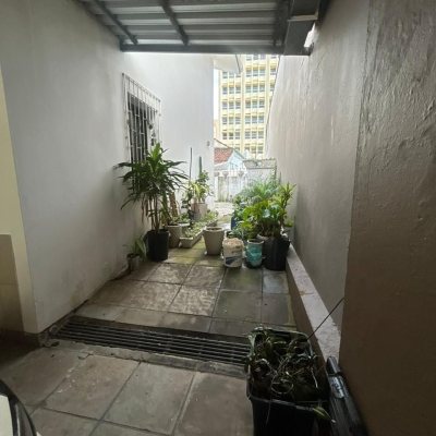 Casa Residencial/Comercial com 400m², 4 garagens, no bairro Centro em Florianópolis