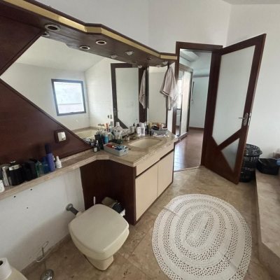 Casa Residencial/Comercial com 400m², 4 garagens, no bairro Centro em Florianópolis