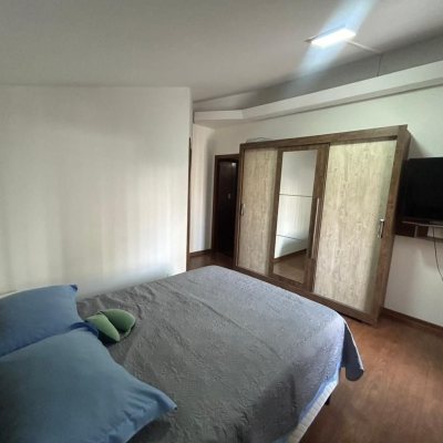 Casa Residencial/Comercial com 400m², 4 garagens, no bairro Centro em Florianópolis