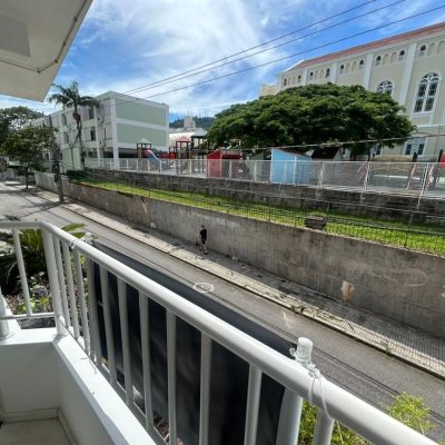 Casa Residencial/Comercial com 400m², 4 garagens, no bairro Centro em Florianópolis