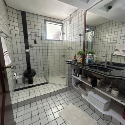 Casa Residencial/Comercial com 400m², 4 garagens, no bairro Centro em Florianópolis