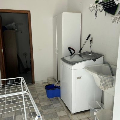 Casa Residencial/Comercial com 400m², 4 garagens, no bairro Centro em Florianópolis