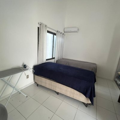 Casa Residencial/Comercial com 400m², 4 garagens, no bairro Centro em Florianópolis