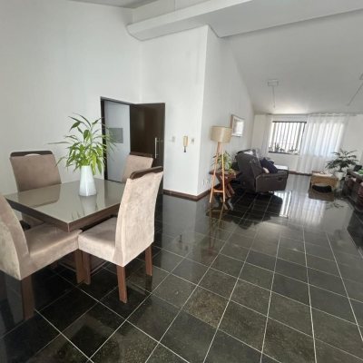 Casa Residencial/Comercial com 400m², 4 garagens, no bairro Centro em Florianópolis