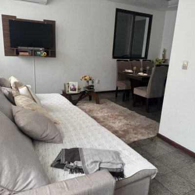Casa Residencial/Comercial com 400m², 4 garagens, no bairro Centro em Florianópolis