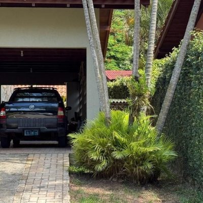 Casa Residencial com 271m², 4 quartos, 1 suíte, 3 garagens, no bairro Campeche em Florianópolis
