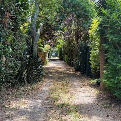 Casa Residencial com 271m², 4 quartos, 1 suíte, 3 garagens, no bairro Campeche em Florianópolis