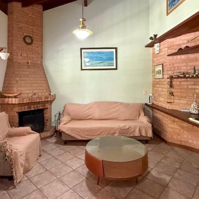 Casa Residencial com 271m², 4 quartos, 1 suíte, 3 garagens, no bairro Campeche em Florianópolis