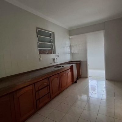 Apartamentos com 99m², 3 quartos, 1 garagem, no bairro Centro em Florianópolis