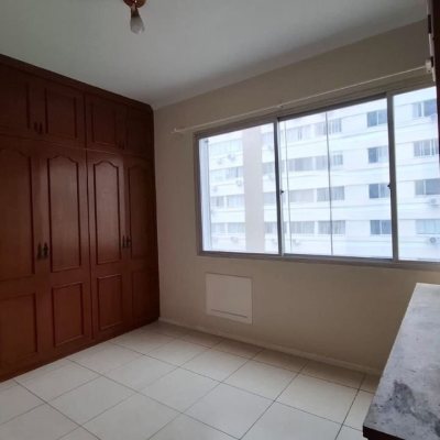 Apartamentos com 99m², 3 quartos, 1 garagem, no bairro Centro em Florianópolis