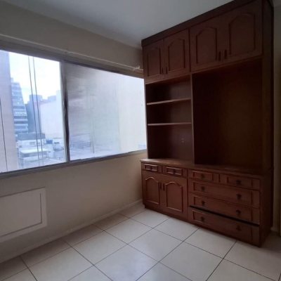 Apartamentos com 99m², 3 quartos, 1 garagem, no bairro Centro em Florianópolis