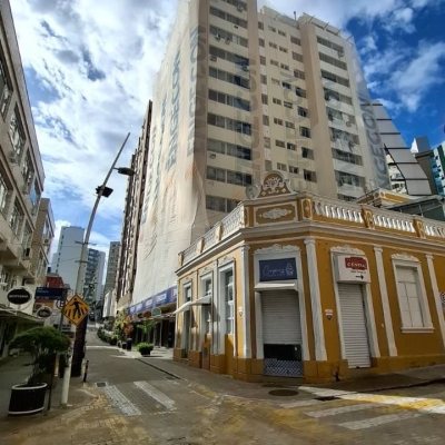 Apartamentos com 99m², 3 quartos, 1 garagem, no bairro Centro em Florianópolis