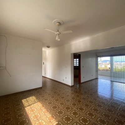 Casa Residencial com 192m², 3 quartos (sendo 1 suíte), 3 garagens, no bairro Jardim Atlântico em Florianópolis