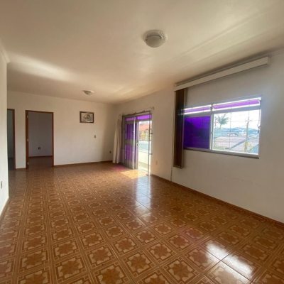 Casa Residencial com 192m², 3 quartos (sendo 1 suíte), 3 garagens, no bairro Jardim Atlântico em Florianópolis