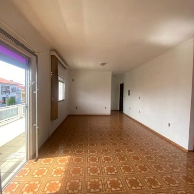 Casa Residencial com 192m², 3 quartos (sendo 1 suíte), 3 garagens, no bairro Jardim Atlântico em Florianópolis