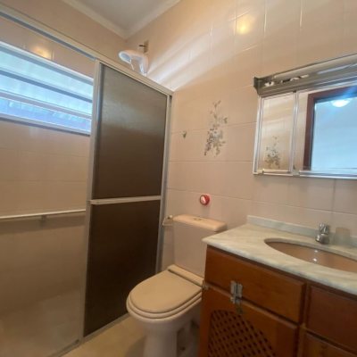 Casa Residencial com 192m², 3 quartos (sendo 1 suíte), 3 garagens, no bairro Jardim Atlântico em Florianópolis