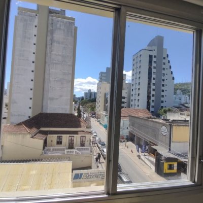 Apartamentos com 76m², 2 quartos, no bairro Centro em Florianópolis