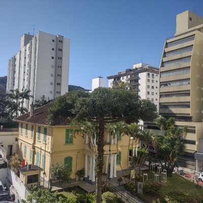 Apartamentos com 76m², 2 quartos, no bairro Centro em Florianópolis