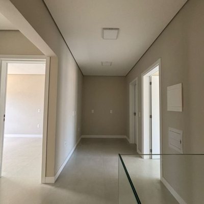Casa em Condomínio com 176m², 3 quartos, 1 suíte, 4 garagens, no bairro Beira Rio em Biguaçu
