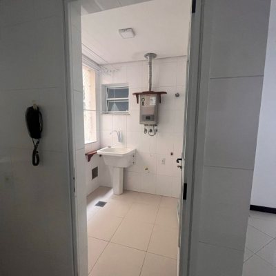 Apartamentos com 128m², 3 quartos (sendo 1 suíte), 2 garagens, no bairro Lagoa da Conceição em Florianópolis