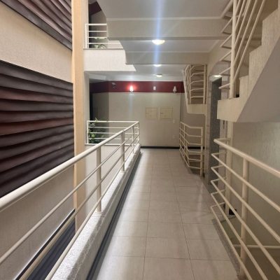 Apartamentos com 128m², 3 quartos (sendo 1 suíte), 2 garagens, no bairro Lagoa da Conceição em Florianópolis