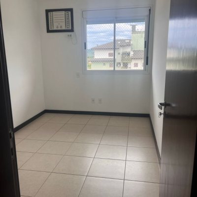 Apartamentos com 128m², 3 quartos (sendo 1 suíte), 2 garagens, no bairro Lagoa da Conceição em Florianópolis