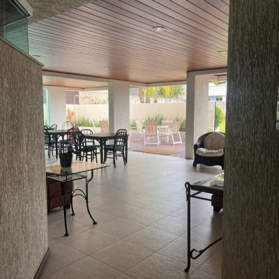 Apartamentos com 128m², 3 quartos (sendo 1 suíte), 2 garagens, no bairro Lagoa da Conceição em Florianópolis