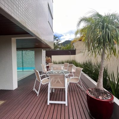 Apartamentos com 128m², 3 quartos (sendo 1 suíte), 2 garagens, no bairro Lagoa da Conceição em Florianópolis