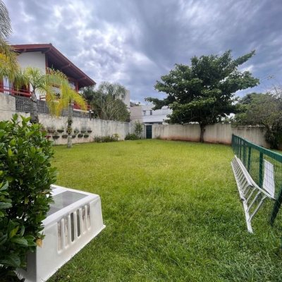 Apartamentos com 128m², 3 quartos (sendo 1 suíte), 2 garagens, no bairro Lagoa da Conceição em Florianópolis