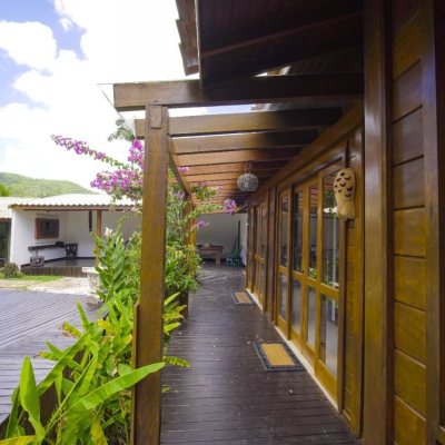 Casa Residencial com 313m², 3 quartos (sendo 2 suítes), 4 garagens, no bairro Rio Tavares em Florianópolis