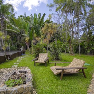 Casa Residencial com 313m², 3 quartos (sendo 2 suítes), 4 garagens, no bairro Rio Tavares em Florianópolis