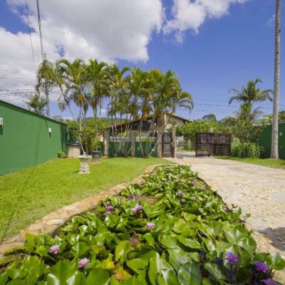 Casa Residencial com 313m², 3 quartos (sendo 2 suítes), 4 garagens, no bairro Rio Tavares em Florianópolis