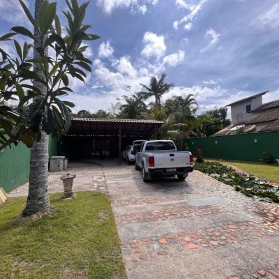 Casa Residencial com 313m², 3 quartos (sendo 2 suítes), 4 garagens, no bairro Rio Tavares em Florianópolis