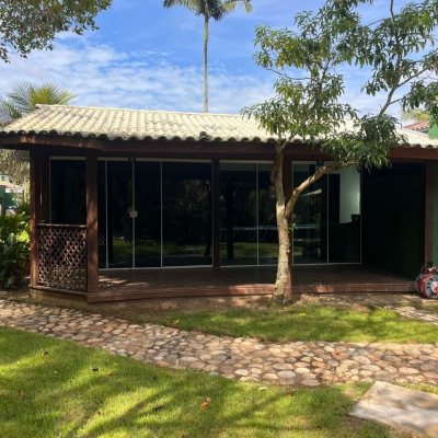 Casa Residencial com 313m², 3 quartos (sendo 2 suítes), 4 garagens, no bairro Rio Tavares em Florianópolis