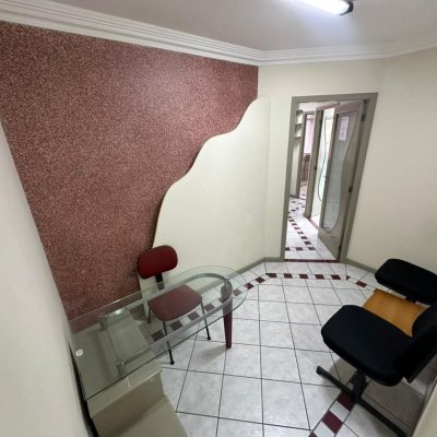 Sala com 50m², 1 garagem, no bairro Centro em Florianópolis