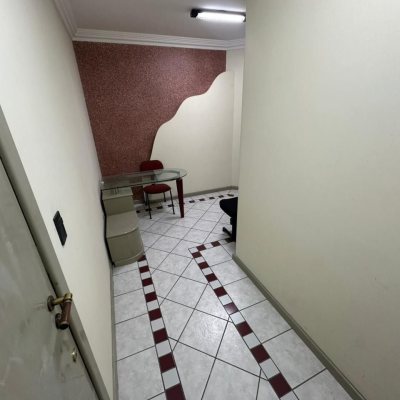 Sala com 50m², 1 garagem, no bairro Centro em Florianópolis