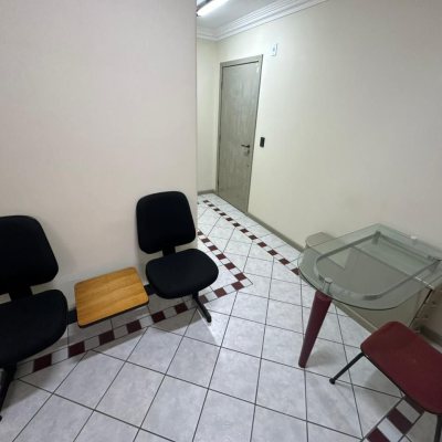 Sala com 50m², 1 garagem, no bairro Centro em Florianópolis