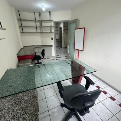 Sala com 50m², 1 garagem, no bairro Centro em Florianópolis