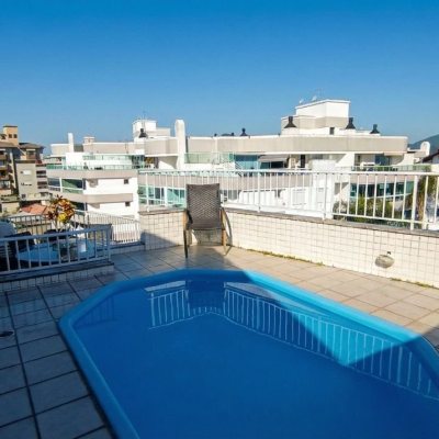 Cobertura com 154m², 3 quartos, 2 garagens, no bairro Canasvieiras em Florianópolis