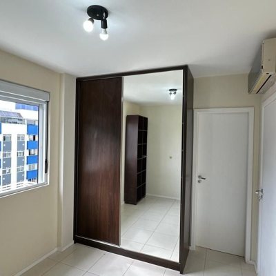 Apartamentos com 68m², 2 quartos (sendo 2 suítes), 1 garagem, no bairro Trindade em Florianópolis