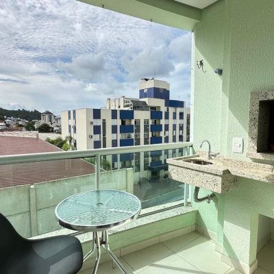 Apartamentos com 68m², 2 quartos (sendo 2 suítes), 1 garagem, no bairro Trindade em Florianópolis