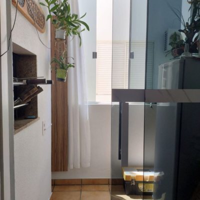 Apartamentos com 79m², 2 quartos, 2 garagens, no bairro Canasvieiras em Florianópolis